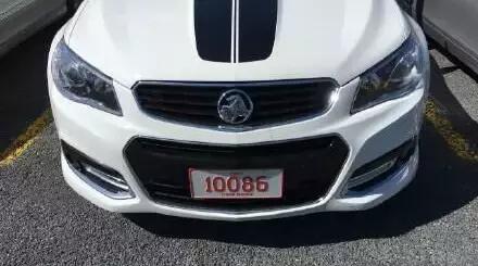 笑死了！新西蘭允許自定義車牌號碼，然后就被中國人玩壞了...