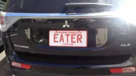 笑死了！新西蘭允許自定義車牌號碼，然后就被中國人玩壞了...